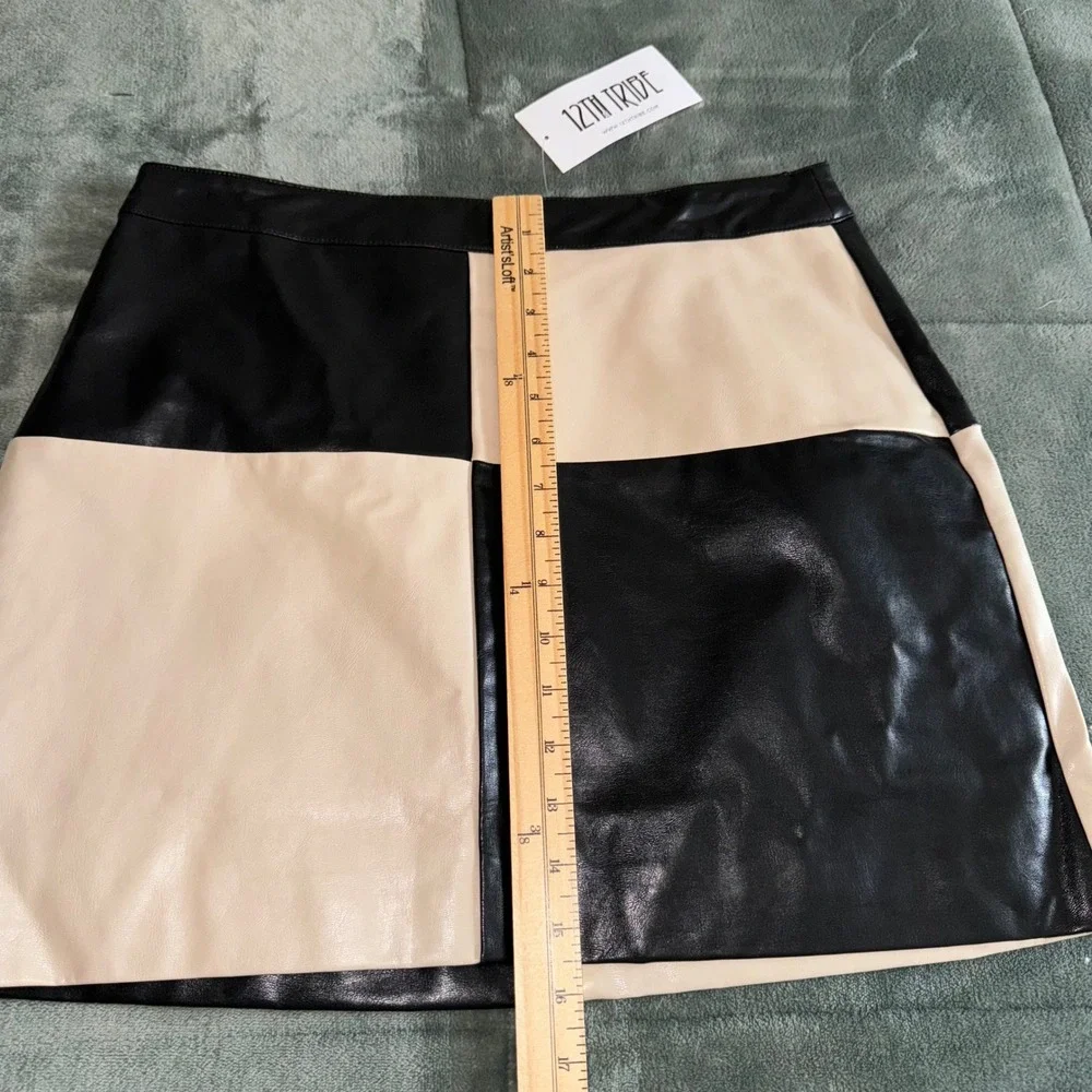 NWT 12th Tribe Black Cream Colorblock Faux Leather Mini Skirt Size Large Boho